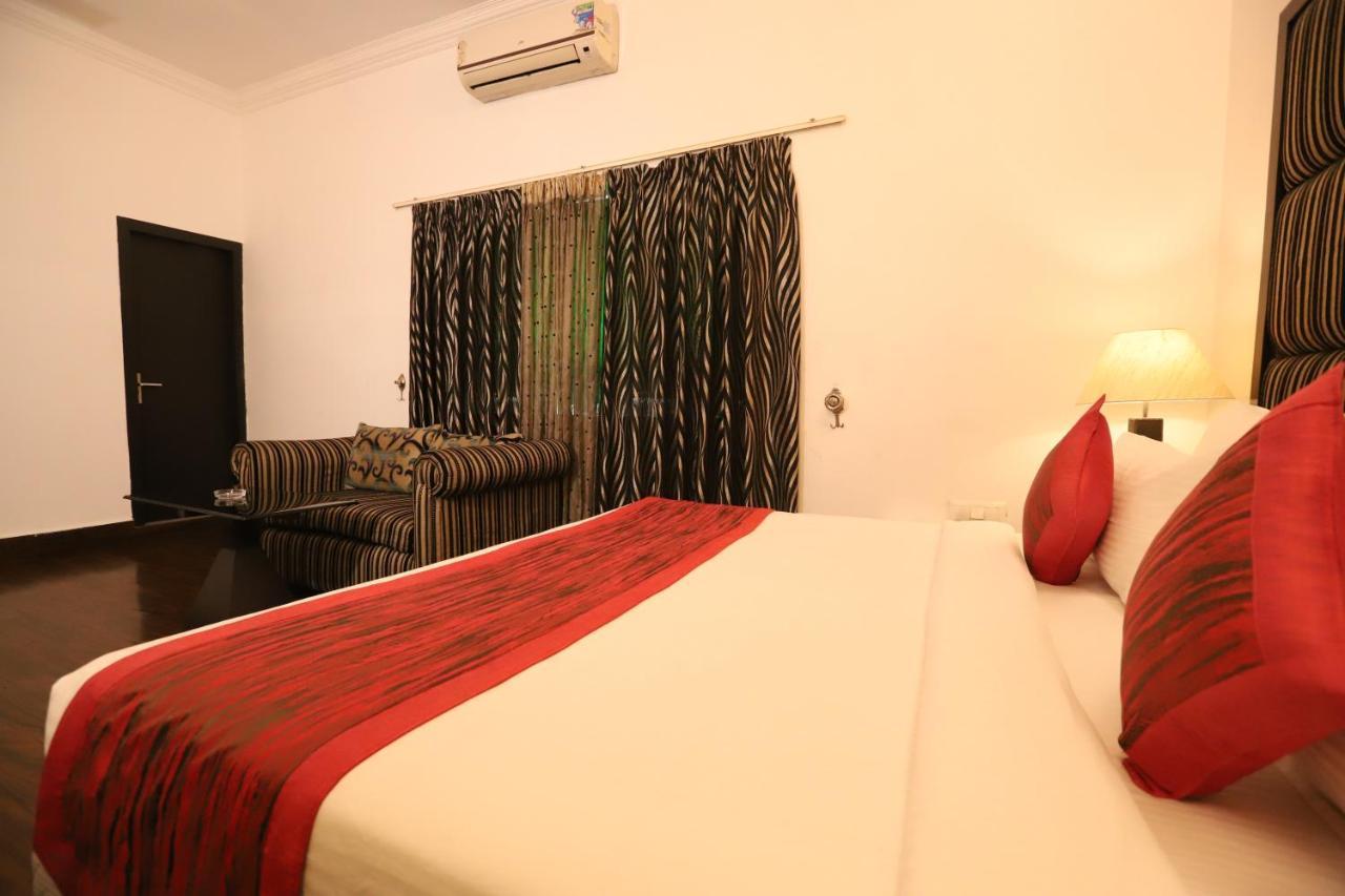 Hotel Capitol Hills - Greater Kailash Delhi Nueva Delhi Exterior foto