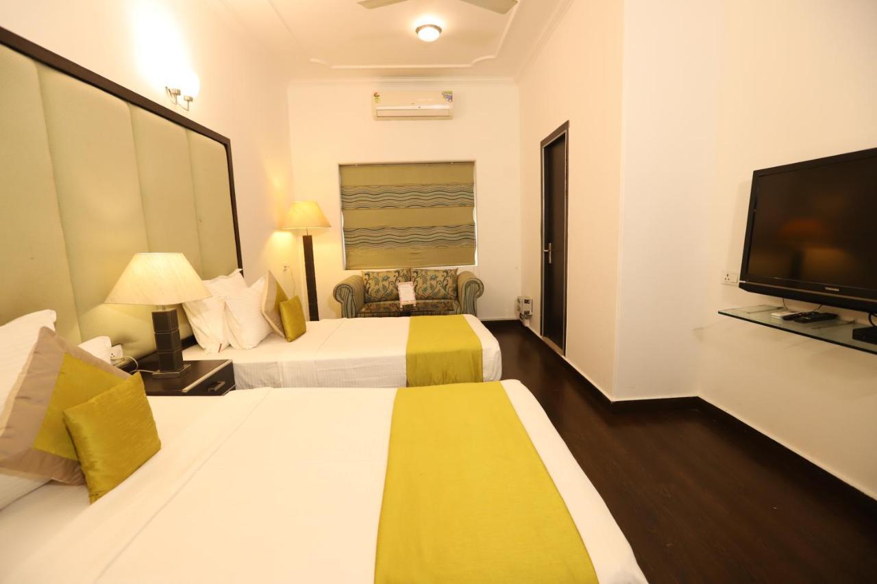 Hotel Capitol Hills - Greater Kailash Delhi Nueva Delhi Exterior foto