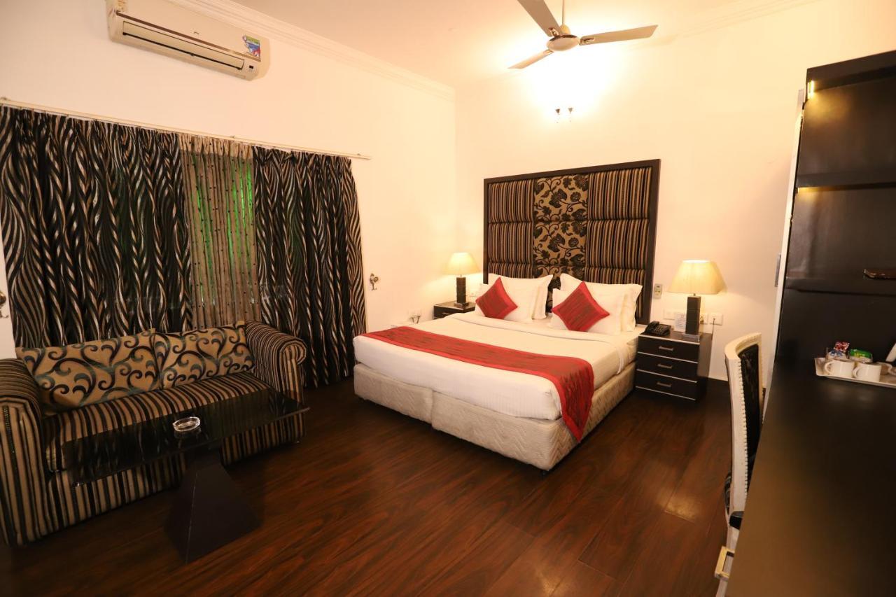 Hotel Capitol Hills - Greater Kailash Delhi Nueva Delhi Exterior foto
