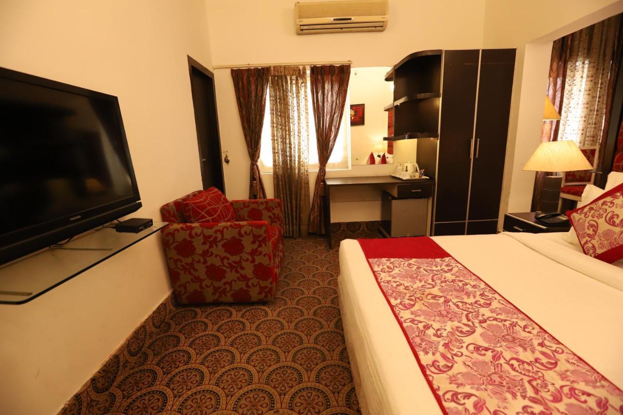 Hotel Capitol Hills - Greater Kailash Delhi Nueva Delhi Exterior foto