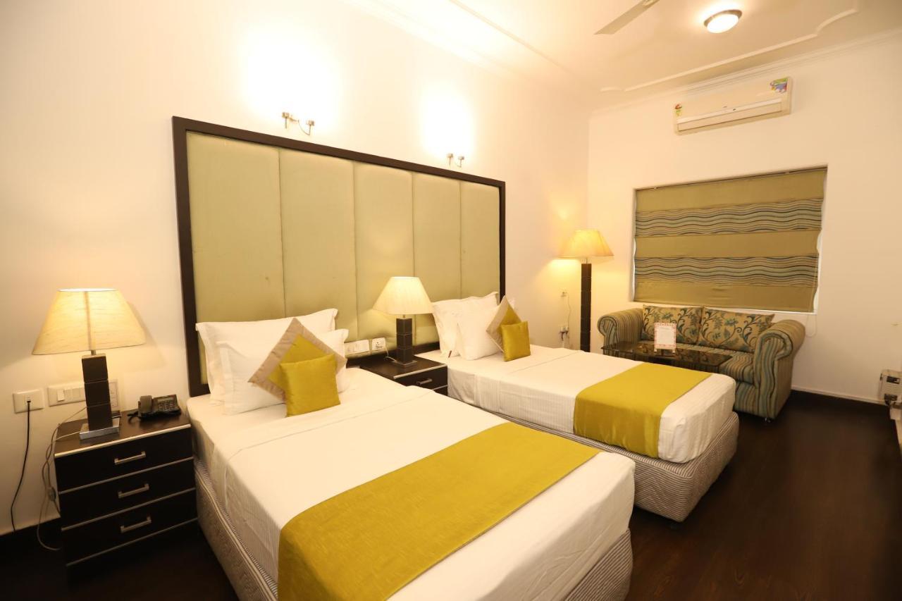 Hotel Capitol Hills - Greater Kailash Delhi Nueva Delhi Exterior foto