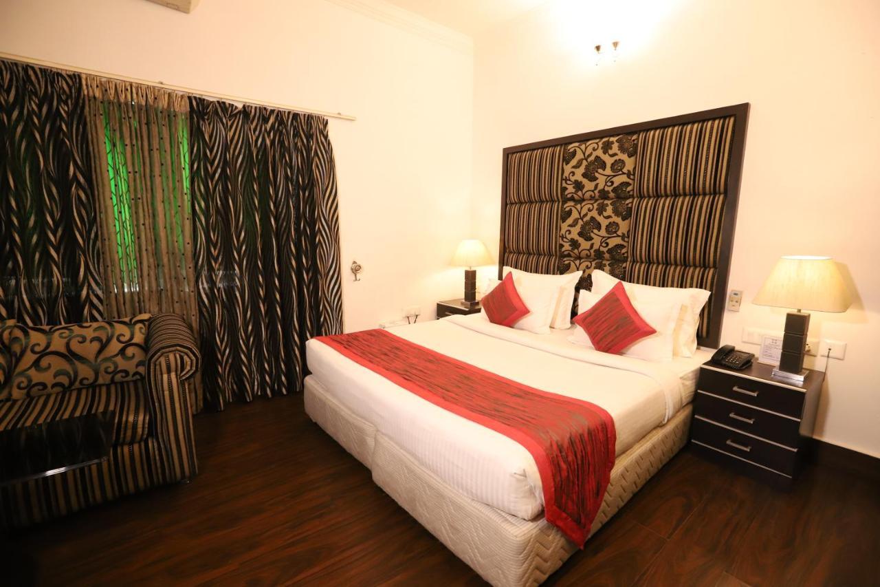 Hotel Capitol Hills - Greater Kailash Delhi Nueva Delhi Exterior foto