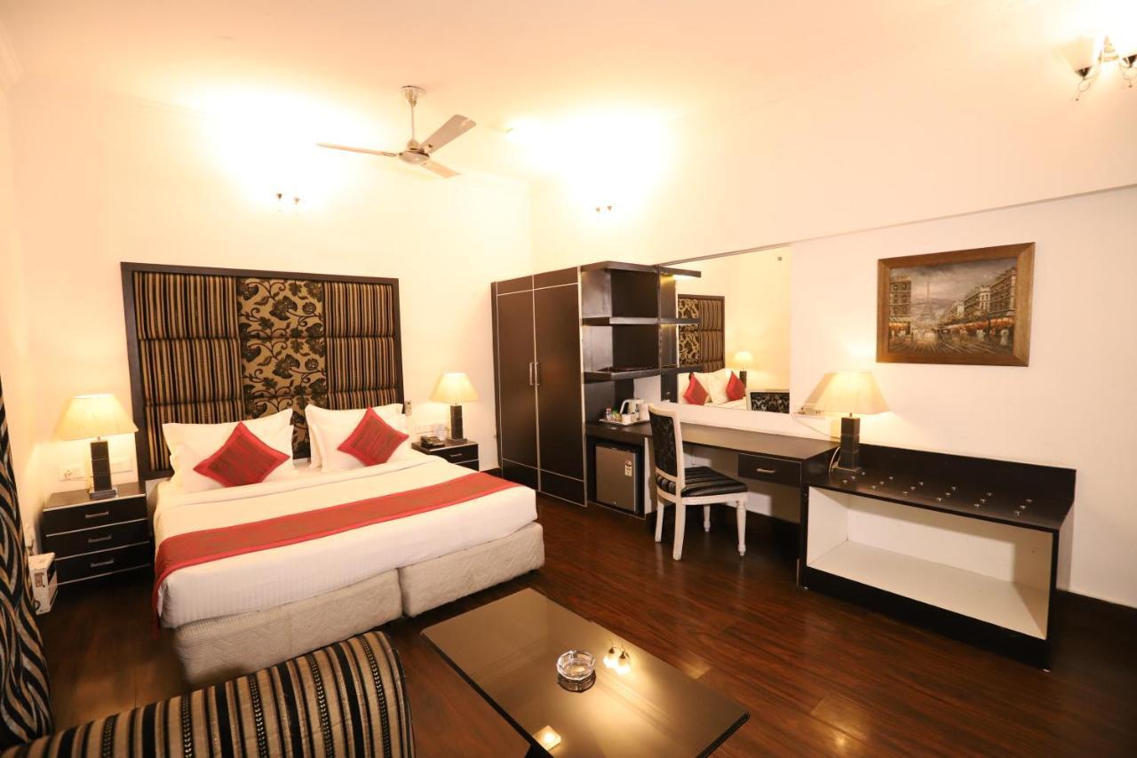 Hotel Capitol Hills - Greater Kailash Delhi Nueva Delhi Exterior foto