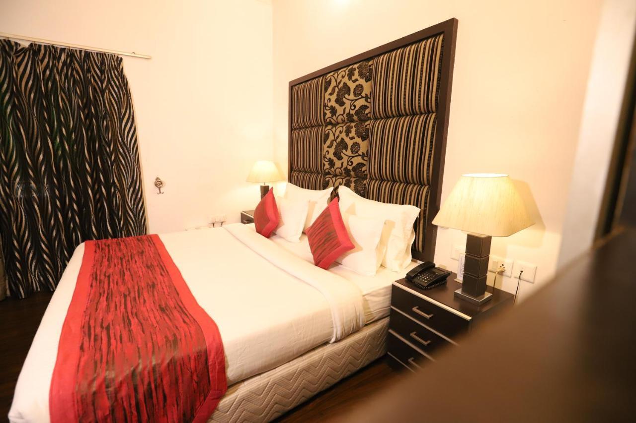 Hotel Capitol Hills - Greater Kailash Delhi Nueva Delhi Exterior foto