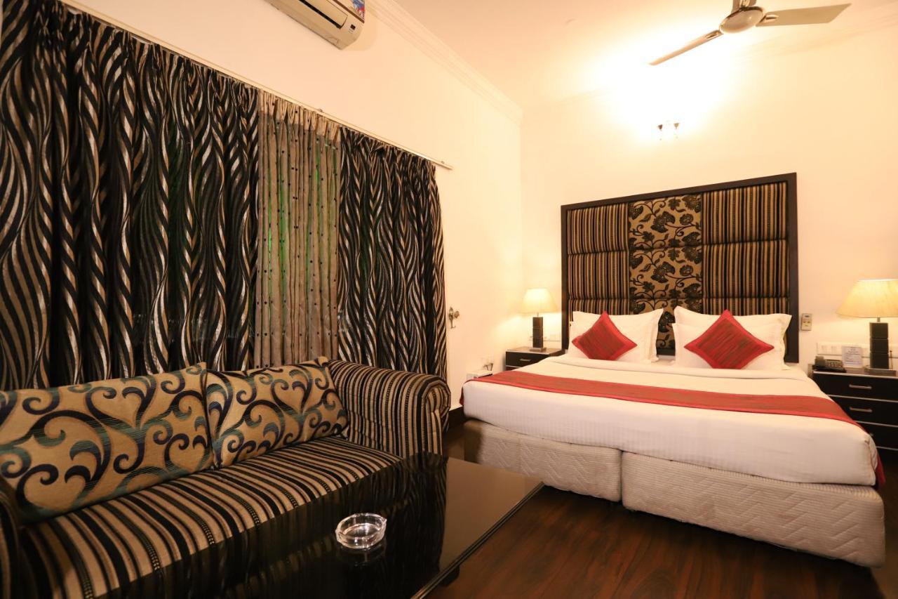 Hotel Capitol Hills - Greater Kailash Delhi Nueva Delhi Exterior foto