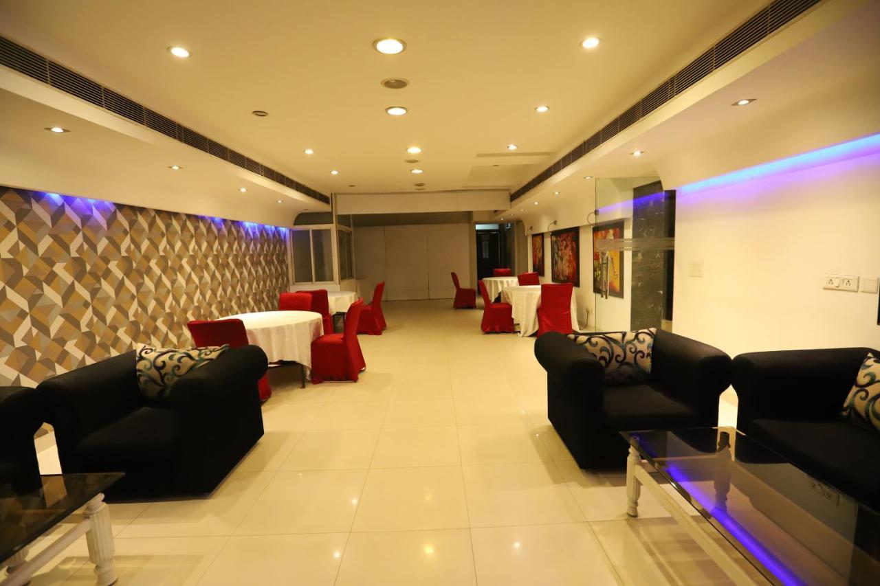 Hotel Capitol Hills - Greater Kailash Delhi Nueva Delhi Exterior foto